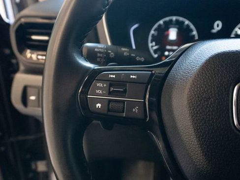 Used 2025 Honda Pilot EX-L image 23