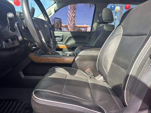 Used 2019 Chevrolet Silverado 2500 High Country w/ Duramax Plus Package image 16