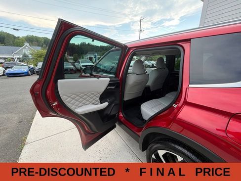 Used 2023 Mitsubishi Outlander SEL AWD/4WD image 56