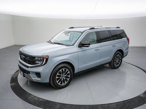 Certified 2025 Ford Expedition Platinum image 8