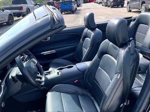 Used 2025 Ford Mustang Premium RWD image 23
