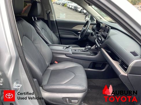 Certified 2024 Toyota Grand Highlander AWD image 16