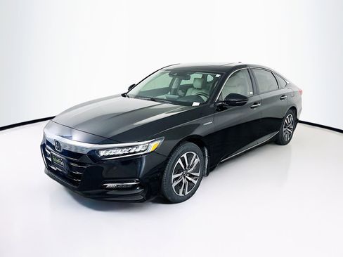 Used 2018 Honda Accord Touring image 3