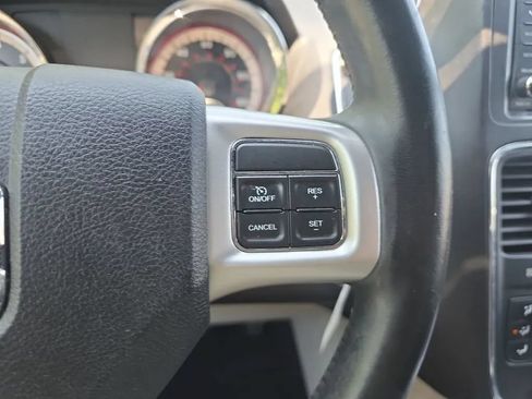 Used 2018 Dodge Grand Caravan SXT FWD image 20