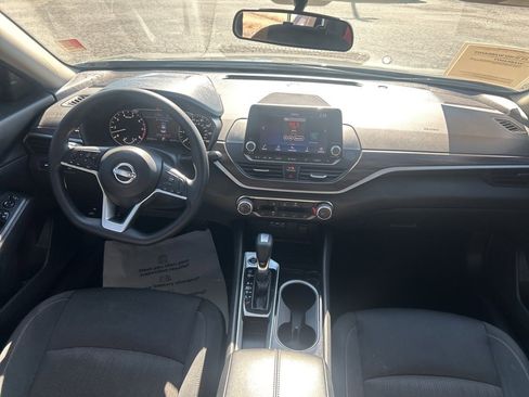 Used 2024 Nissan Altima 2.5 SV image 30