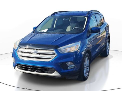Used 2018 Ford Escape SE w/ SE SYNC Package FWD image 2