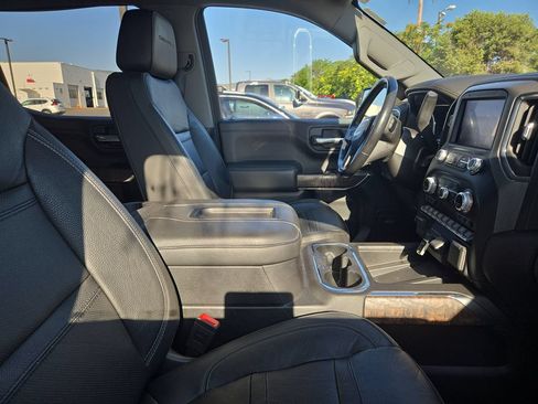 Used 2019 GMC Sierra 1500 Denali w/ Denali Ultimate Package AWD/4WD image 9