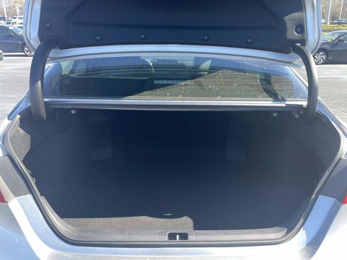 Used 2021 Toyota Camry SE w/ Convenience Package image 10