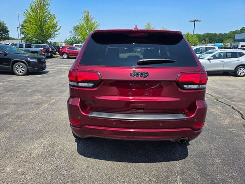 Used 2022 Jeep Grand Cherokee Laredo X AWD/4WD image 3