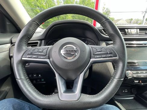 Used 2019 Nissan Rogue SV AWD/4WD image 12