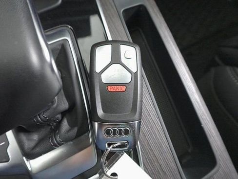 Used 2024 Audi Q5 2.0T Premium w/ Convenience Package image 32