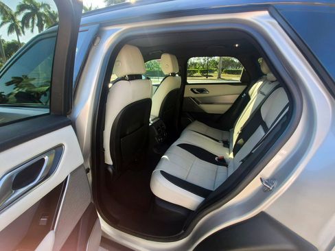 Used 2020 Land Rover Range Rover Velar R-Dynamic S image 32