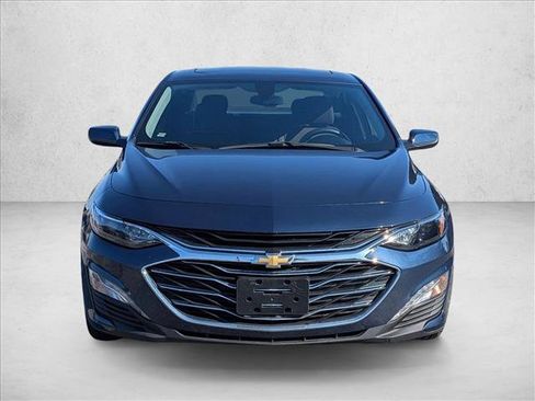 Used 2022 Chevrolet Malibu LT image 2