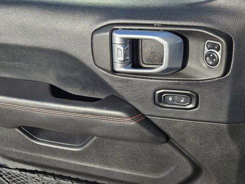 Used 2018 Jeep Wrangler Unlimited Rubicon w/ Uconnect 4C Nav & Sound Group image 23