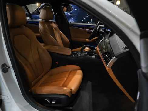 Used 2018 BMW 540i xDrive w/ Premium Package image 33