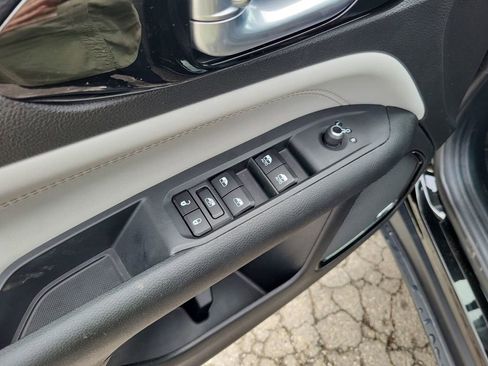 Used 2024 Jeep Compass Limited w/ Sun and Sound Group image 15