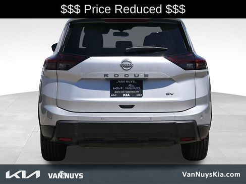 Used 2024 Nissan Rogue SV FWD image 33