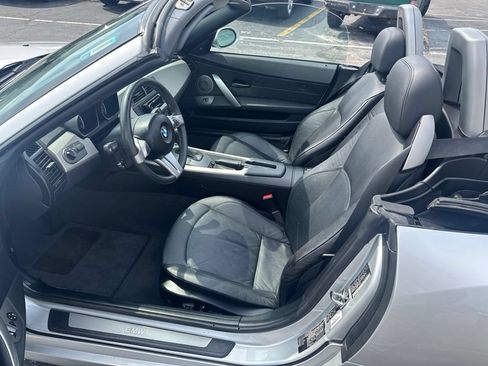 Used 2004 BMW Z4 2.5i RWD image 10