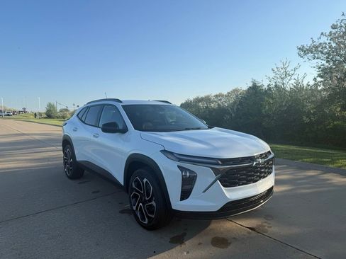 New 2026 Chevrolet Trax RS FWD image 1