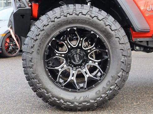 Used 2020 Jeep Gladiator Rubicon image 12