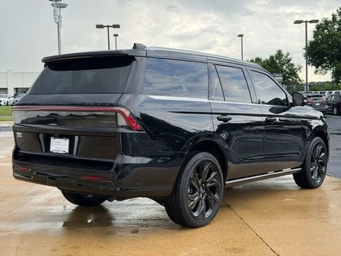 Used 2025 Lincoln Navigator Black Label AWD/4WD image 9