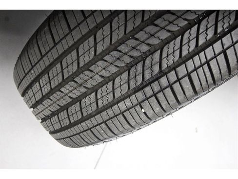 Used 2025 Nissan Kicks SV image 28