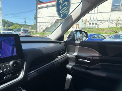 Used 2024 Toyota Grand Highlander AWD image 20