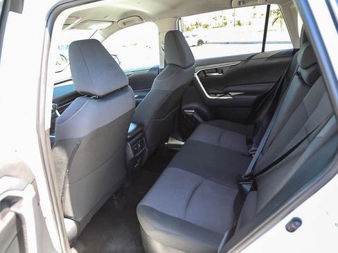 Used 2025 Toyota RAV4 XLE AWD/4WD image 18