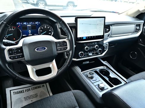 Used 2022 Ford Expedition XLT AWD/4WD image 24