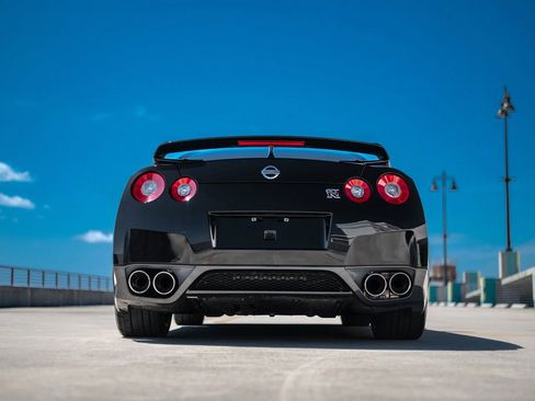 Used 2009 Nissan GT-R Premium image 8