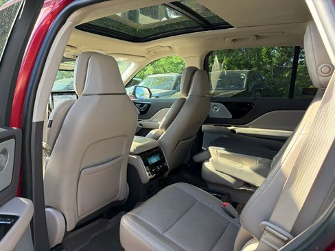 Used 2020 Lincoln Aviator Reserve w/ Equipment Group 202A AWD/4WD image 6