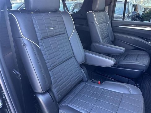 Certified 2025 Cadillac Escalade ESV Premium Luxury Platinum w/ LPO, Floor Liner Package image 24