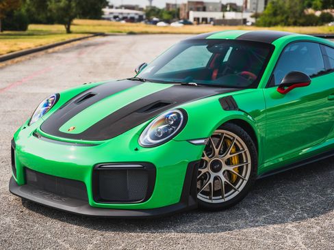Used 2018 Porsche 911 GT2 RS RWD image 3