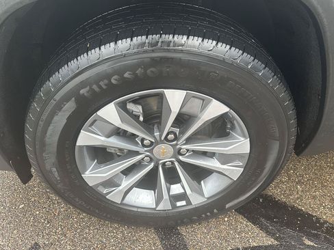 Used 2025 Chevrolet Equinox LT w/ Convenience Package II FWD image 9