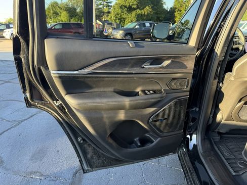 Used 2023 Jeep Grand Cherokee Overland w/ Advanced Protech Group III image 16