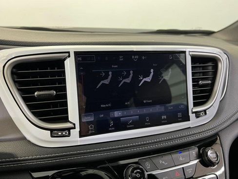 New 2026 Chrysler Pacifica Select image 31