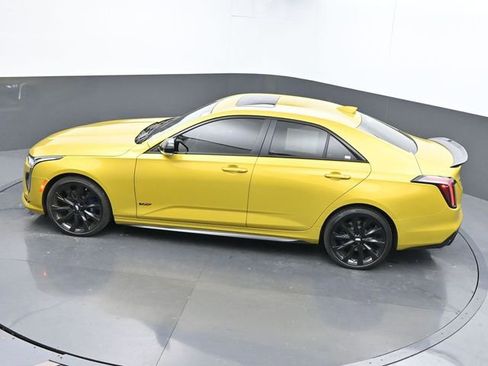 Used 2024 Cadillac CT4 V w/ LPO, ONYX Package image 40