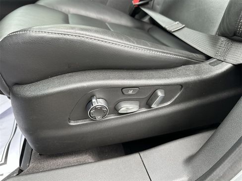 Used 2024 Cadillac XT4 Premium Luxury w/ Technology Package image 12