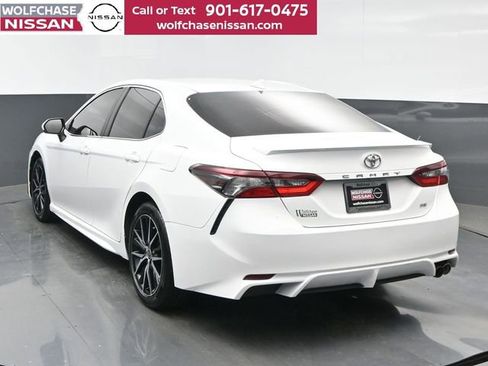 Used 2023 Toyota Camry SE FWD image 4