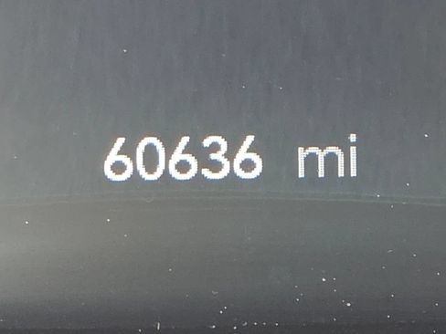 Used 2024 Chrysler Pacifica Touring-L FWD image 26