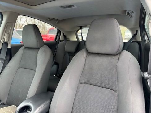 Used 2021 Honda HR-V EX image 9