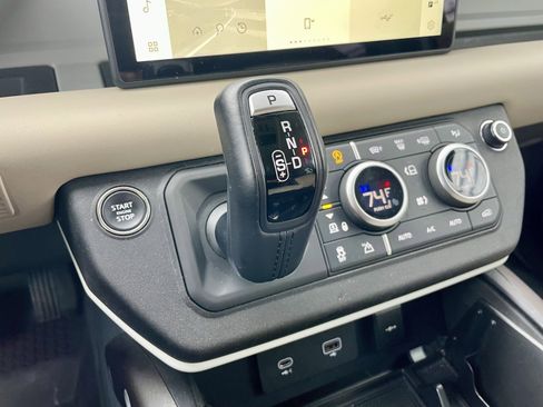 Certified 2024 Land Rover Defender 110 X-Dynamic SE image 20