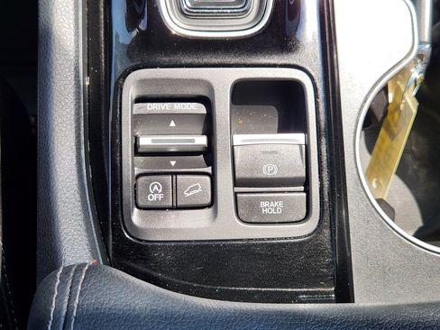 Certified 2024 Honda Pilot Touring image 25