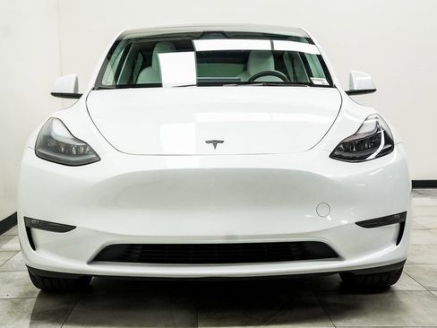 Used 2024 Tesla Model Y Long Range AWD/4WD image 7