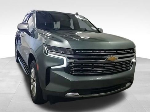 Used 2023 Chevrolet Suburban Premier RWD image 7