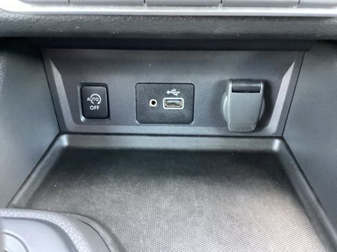 Used 2025 Nissan Sentra S FWD image 22