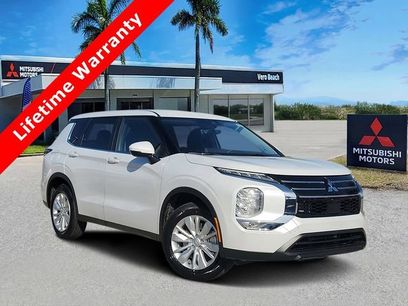 New 2026 Mitsubishi Outlander ES