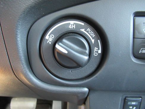 Used 2023 Nissan Frontier PRO-4X w/ Pro Convenience Package AWD/4WD image 30