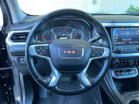 Used 2023 GMC Acadia SLT image 30