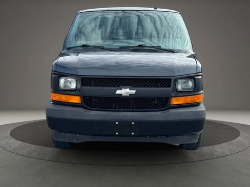 Used 2017 Chevrolet Express 3500 LS image 13